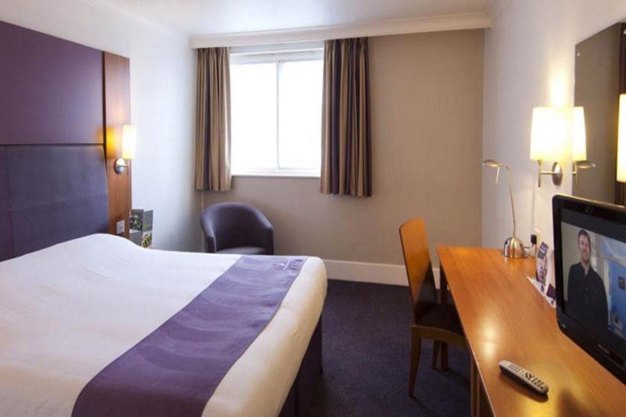Premier Inn Лімінгтон Екстер'єр фото