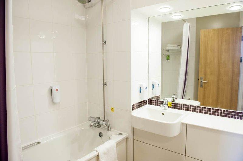 Premier Inn Лімінгтон Екстер'єр фото